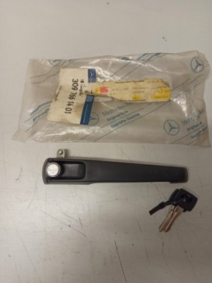 Ручка наружная mercedes t1 kaczka w309 w310 a3097661401 aso оригинал фото №1