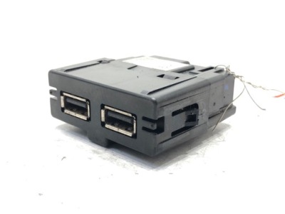 Роз'єм usb skoda octavia iii 5q0035726l фото №1