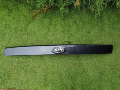 Kia carens накладка молдинг кришки багажника фото №1
