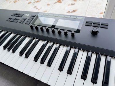 KLAWIATURA NATIVE INSTRUMENTS KOMPLETE KONTROL S61 MK2