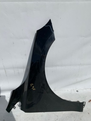 Volvo 40 крыло правый перед передний фото №1