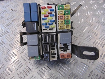 Ford ecosport ii коробка запобіжників 13- фото №1