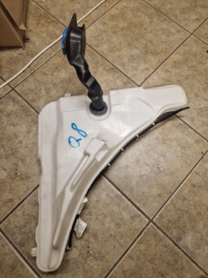 Бак омивача помпа audi q8 4m0955452 фото №1