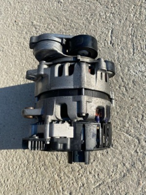 Vw audi генератор 04l903018bx фото №1