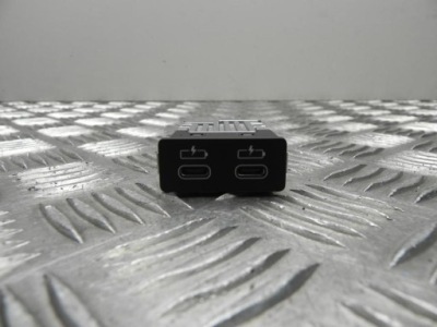 Bmw 5 g30 g31 2020 роз'єм / з'єднувач usb 8711938 фото №1
