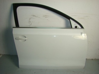 Дверь правый перед vw jetta lc9a 5c6831056k фото №1