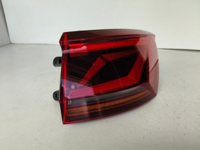 Лампа права задня vw touareg iii 760 18- led фото №1