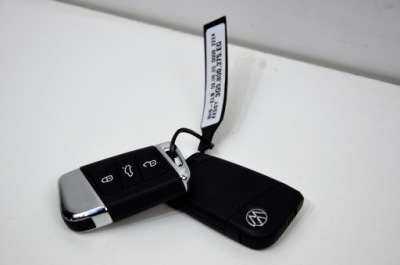 Vw passat b8 fl оригинальный ключи pilot 3g0800375eg фото №1