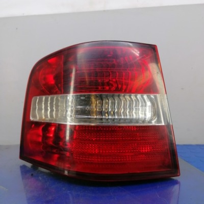 Fiat stilo kombi лампа задняя левая eu 28190102 фото №1