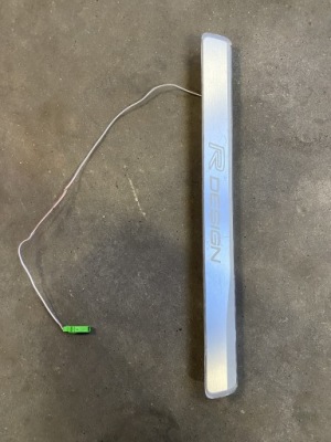 Volvo xc90 ii r design молдинг накладка поріг ліва фото №1