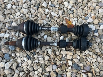 Ford fiesta mk7 приводной вал правая 1.6tdci фото №1