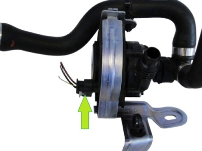 Mercedes штекер do насос wody a0005007600 cle 236 glc 254 gle gls 167 фото №1