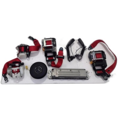 Mercedes c-klasa w205 купе рестайлинг  c43 amg ремень ремни подушка подушка безопасности красные фото №1