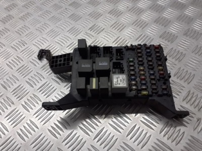 Коробка запобіжників mondeo mk3 4s7t-14a073-aa фото №1