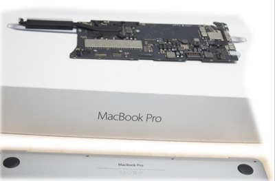 Płyta główna MacBook Pro 13 2015 2,7 i5 8 GB A1502 obudowa + pudełko