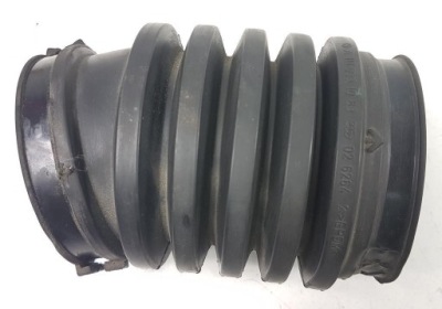 Патрубок труба повітрозабірник повітря r170 2.0 slk a1110981083 фото №1