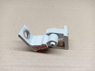 Петля дверь левый перед gora skoda octavia iii 5e фото №1