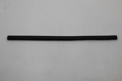 Audi a5 8t прокладка капот 8t0823723b фото №1