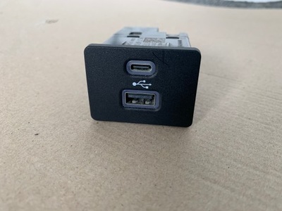 Ford mustang mach-e rwd роз'єм port usb оригінал фото №1