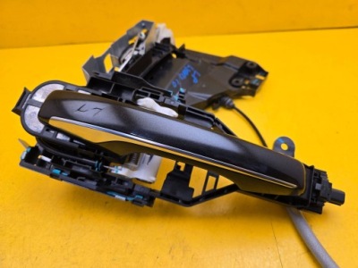 Lynk & co 01 замок ручка дверь перед передняя левая 8888128489 17r.- фото №1