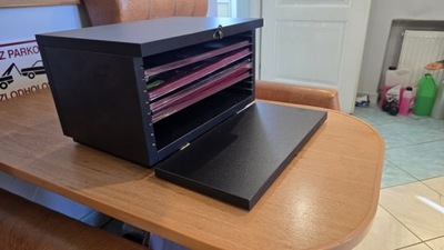 Eleganckie pudełko na monety