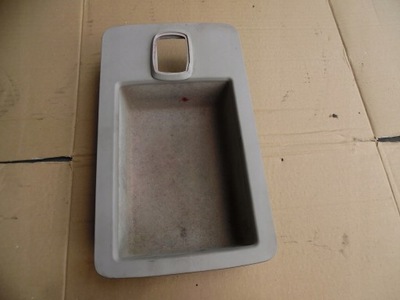 Audi a8 бардачок полка 4e0863075 фото №1