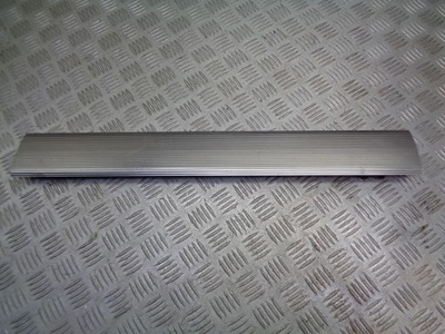 Накладка na поріг правий p grand voyager iv 04754898 фото №1