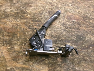 Citroen ds3 рычаг тормоза ручного фото №1
