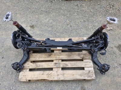 Bmw x1 f48 підвіска задня задні підрамник привідний вал поворотний кулак фото №1