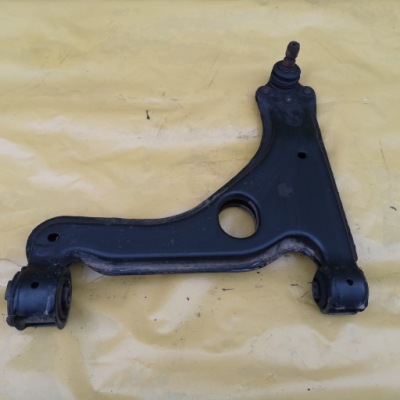 Opel meriva b 10- важіль передній лівий фото №1