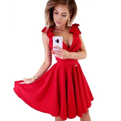Rozkloszowana sukienka sylwester czerwona