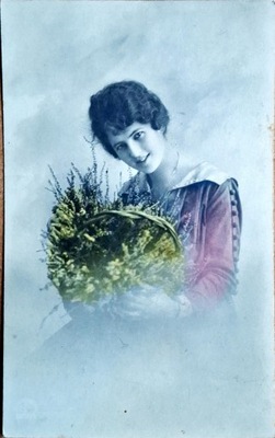 KOBIETA - STARA POCZTÓWKA