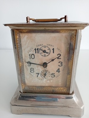 Stary zegar kolekcjonerski z kluczykiem