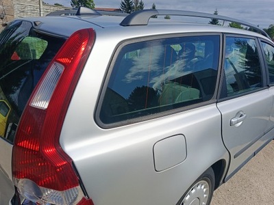 Volvo v50 kombi скло кузовна задня права фото №1