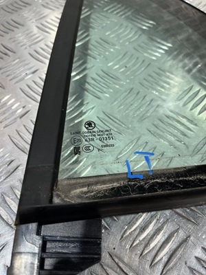 Стекло дверь задняя левая skoda scala 19- фото №1