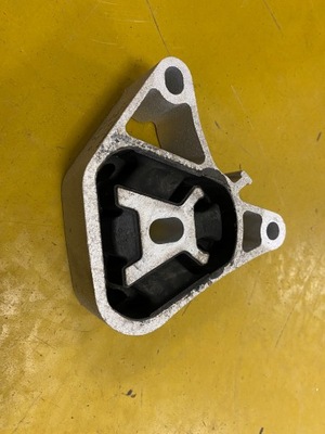 Кронштейн двигателя подушка infiniti q30 mercedes 2.2d фото №1