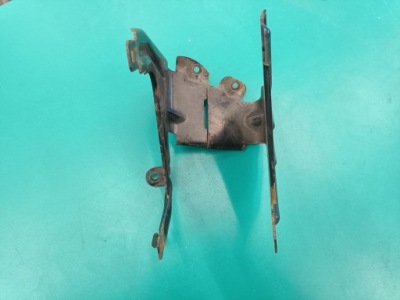 Chrysler town country кронштейн коробка предохранитель фото №1