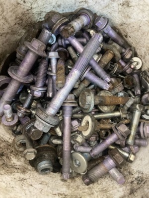 Болты демонтаж клипсы toyota rav4 v 19- 2.5 hybrid фото №1