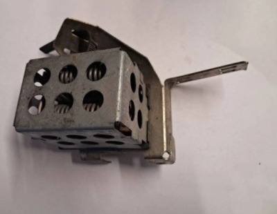 Резистор mercedes w126 se sel sec 0008212060 фото №1