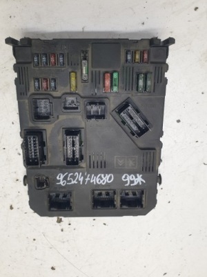 Модуль коробка запобіжників peugeot partner i lift 9652474680 фото №1