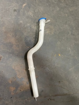 Toyota corolla e21 трубка бачок омывателя 2019- фото №1