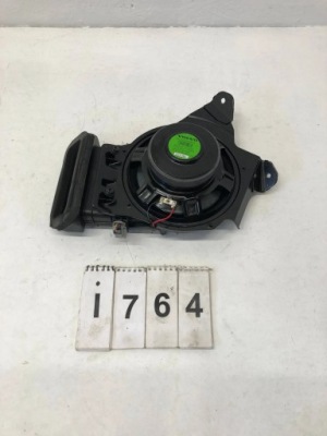 Volvo xc40 динамик низкочастотный басовый 18 - фото №1