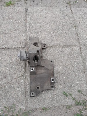 Vw audi tdi кронштейн генератора 038903143ag фото №1