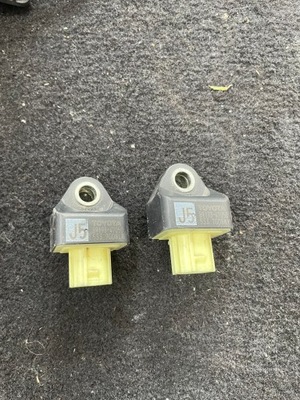 Lexus es 300h датчик удару фото №1