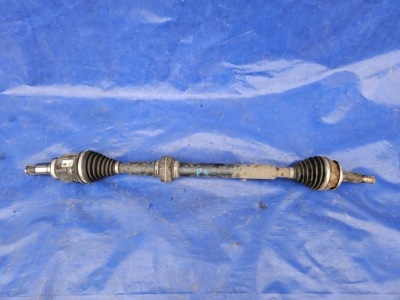 Toyota prius iv 15-23 привідний вал права фото №1