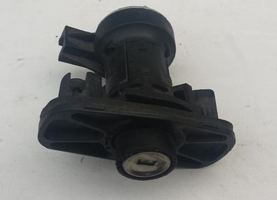 Вкладка замка кришки mercedes w204 w212 2047580014 фото №1