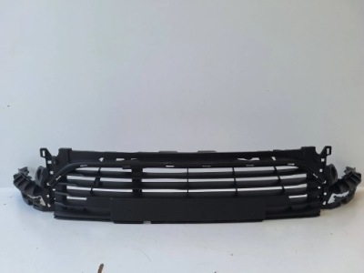 Renault clio iv lift решітка бампера 622542412r оригінал фото №1