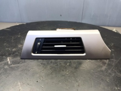 Bmw e90 e91 - решётка обдув левая 6922633 фото №1