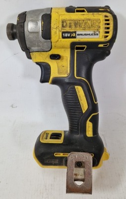 Zakrętarka udarowa DeWalt DCF887