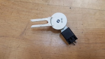 Датчик педали тормоза opel astra j lift фото №1